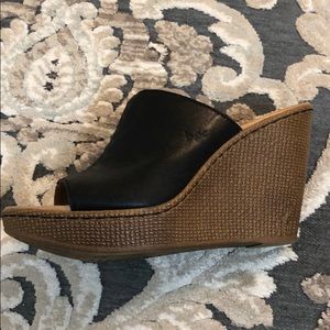 Boc black leather slip on wedges